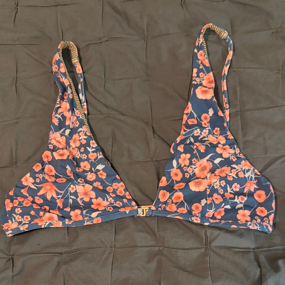 Acacia floral top L